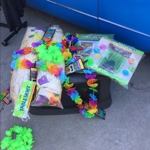 Hawaiian Luau party supplies